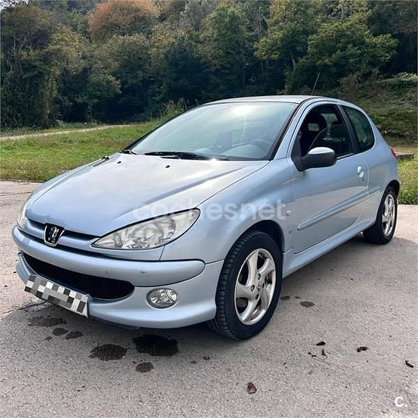 Gris / plata Usado 2004 Peugeot 206 Berlina | 2000 € (Precio justo) - Imagen 1/4