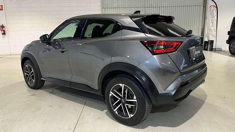 Usado Nissan Juke N-Connecta 114 CV (83 kW) 2024 Gris SUV