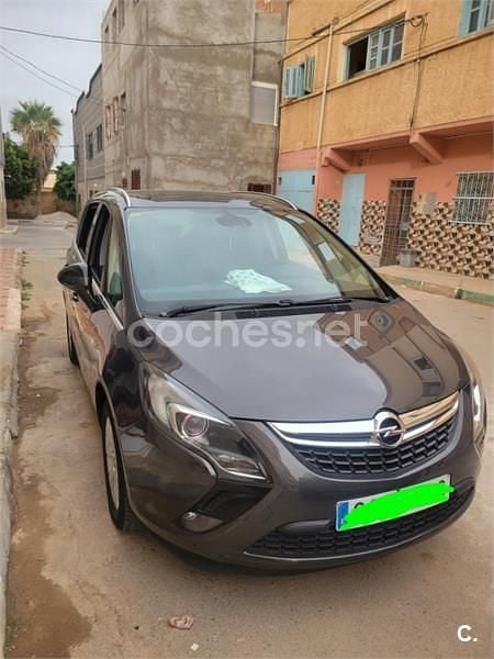 Usado Opel Zafira Tourer Excellence 130 CV (95 kW) 2014 Gris / plata Monovolumen