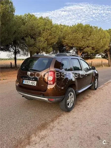 Usado Dacia Duster Ambiance 85 CV (62 kW) 2011 Marrón SUV