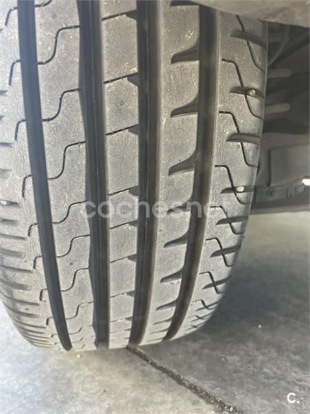 Usado Mercedes B200 140 CV (102 kW) 2006 Gris / plata Monovolumen