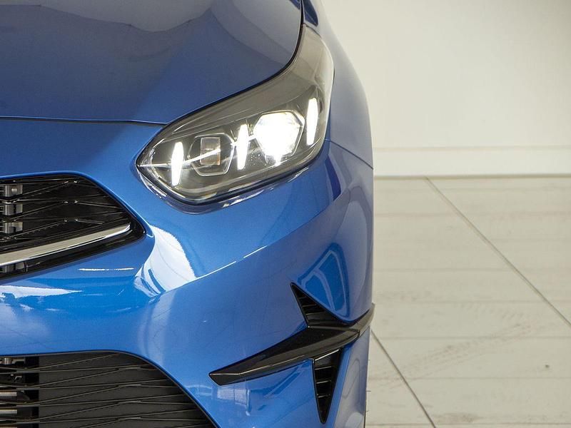 Usado Kia Ceed 100 CV (73 kW) 2024 Azul Utilitario
