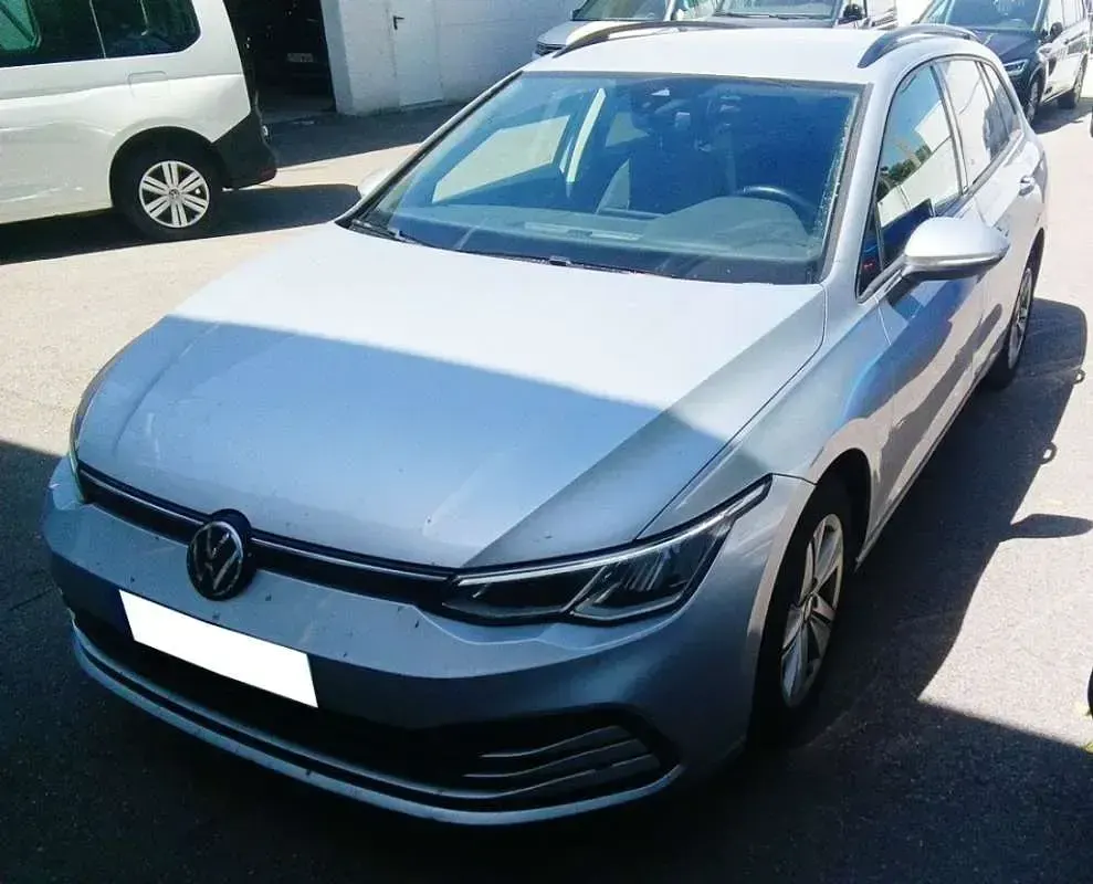 Usado VW Golf VIII Life 116 CV (85 kW) 2021 Gris Familiar