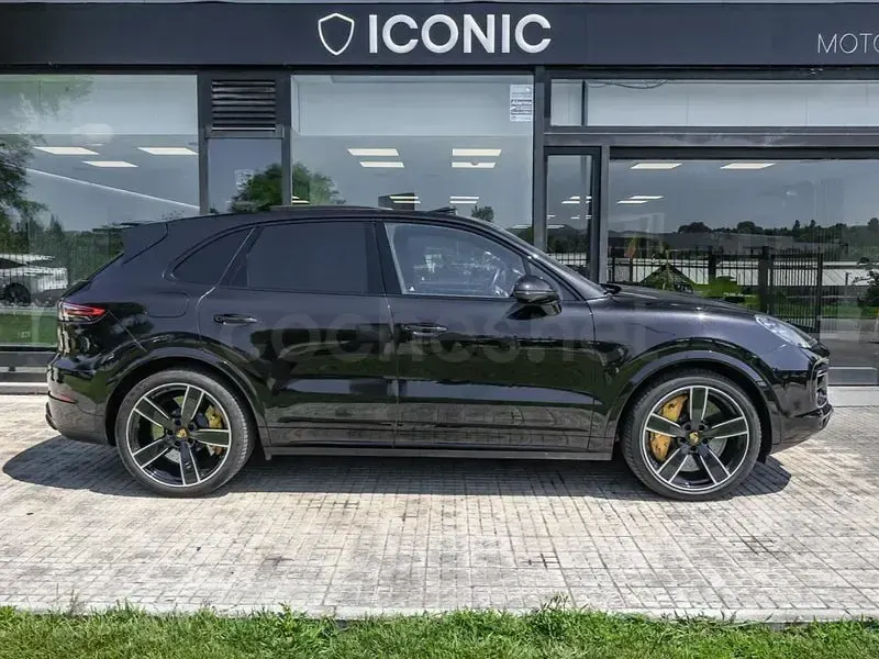 Usado Porsche Cayenne Turbo 550 CV (404 kW) 2018 Negro SUV