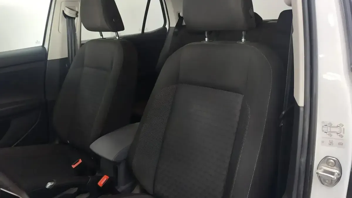 Käytetty VW Polo Advance 95 HP (69 kW) 2021 Valkoinen Sedan