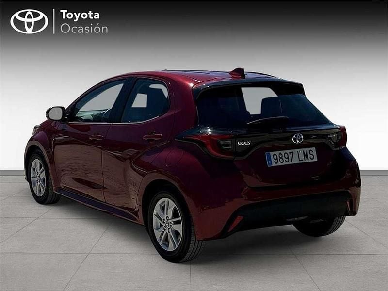 Usado Toyota Yaris Hybrid Active 116 CV (85 kW) 2021 Monovolumen
