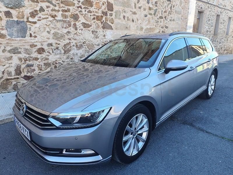 Usado VW Passat Advance 150 CV (110 kW) 2019 Gris / plata Familiar