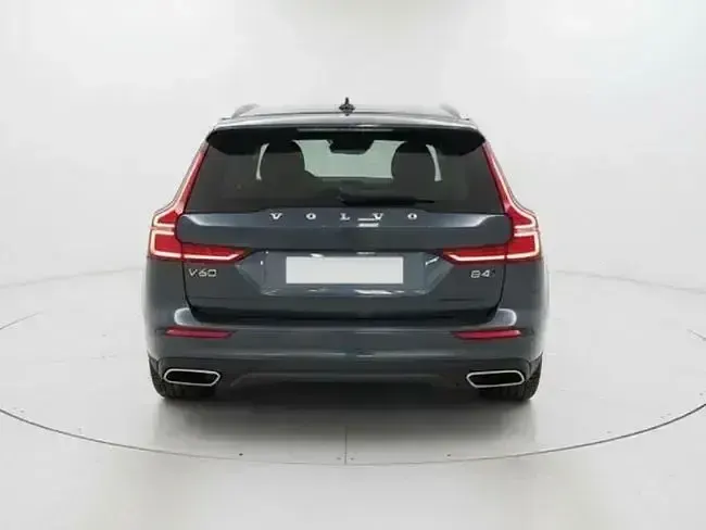 Usado Volvo V60 197 CV (144 kW) 2021 Gris Familiar
