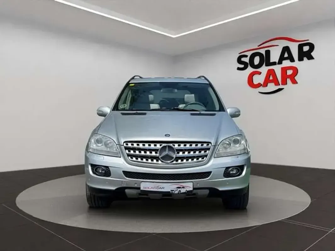 Usado Mercedes ML320 224 CV (164 kW) 2007 Gris SUV