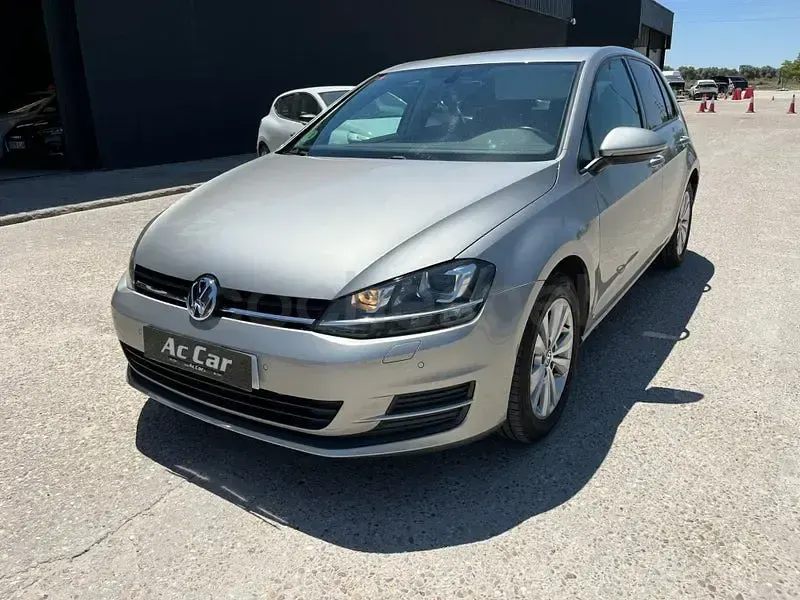 Usado VW Golf VII Advance 125 CV (91 kW) 2016 Gris / plata Berlina