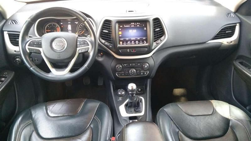 Usado Jeep Cherokee Longitude 140 CV (102 kW) 2015 Blanco SUV