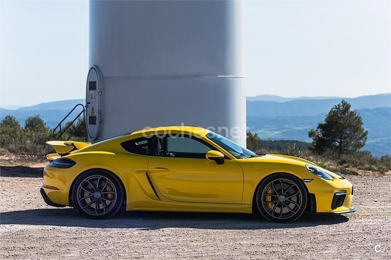 Usado Porsche 718 Cayman GT4 420 CV (308 kW) 2020 Amarillo Coupe