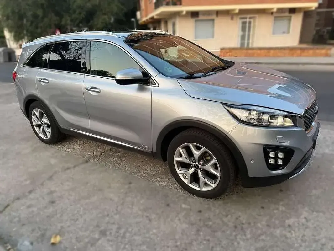 Usado Kia Sorento 200 CV (147 kW) 2018 Gris SUV