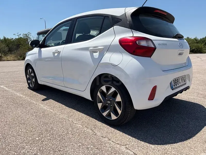 Usado Hyundai i10 67 CV (49 kW) 2024 Blanco Utilitario