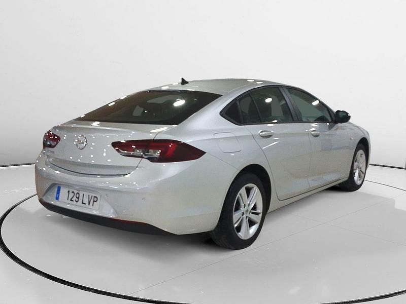 Usado Opel Insignia Business Edition 122 CV (89 kW) 2021 Gris Berlina