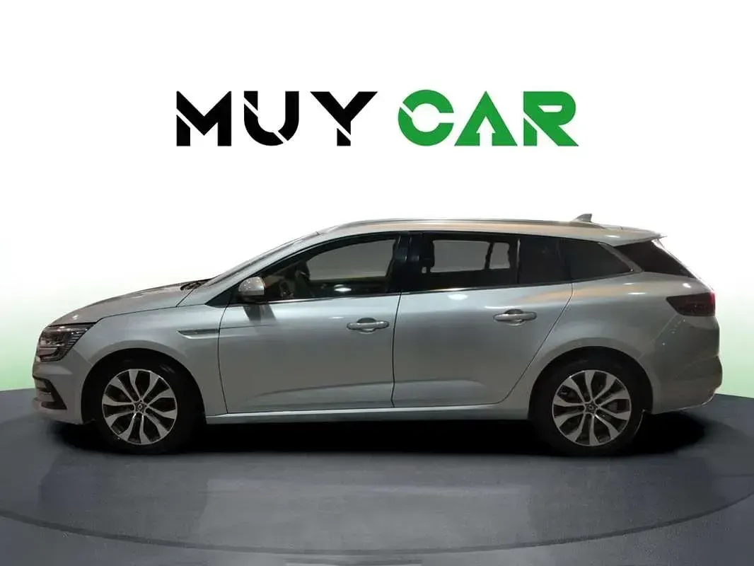 Usado Renault Mégane GrandTour Techno 140 CV (102 kW) 2022 Gris Familiar