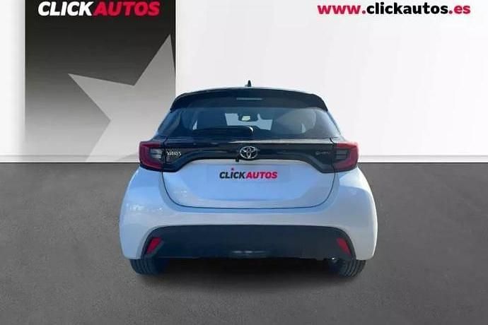 Usado Toyota Yaris Hybrid Active 116 CV (85 kW) 2025