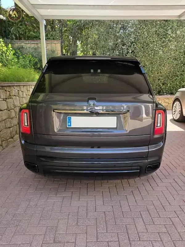 Usado Rolls Royce Cullinan 600 CV (441 kW) 2022 Gris SUV