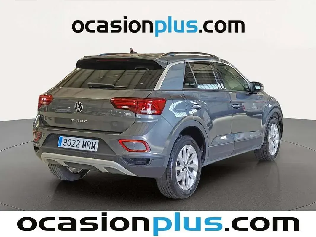 Usado VW T-Roc Life 110 CV (80 kW) 2024 Gris SUV