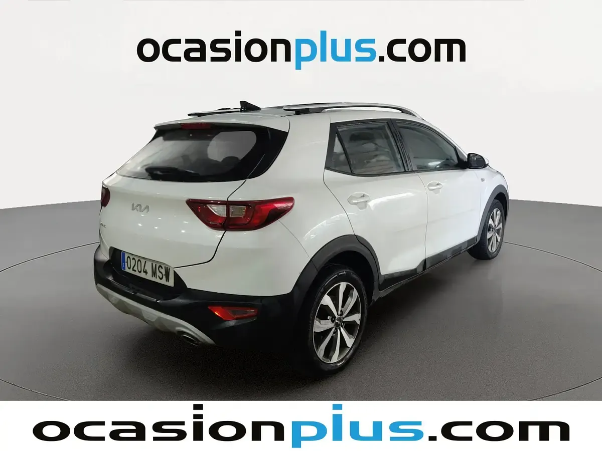 Usado Kia Stonic 101 CV (74 kW) 2024 Blanco SUV