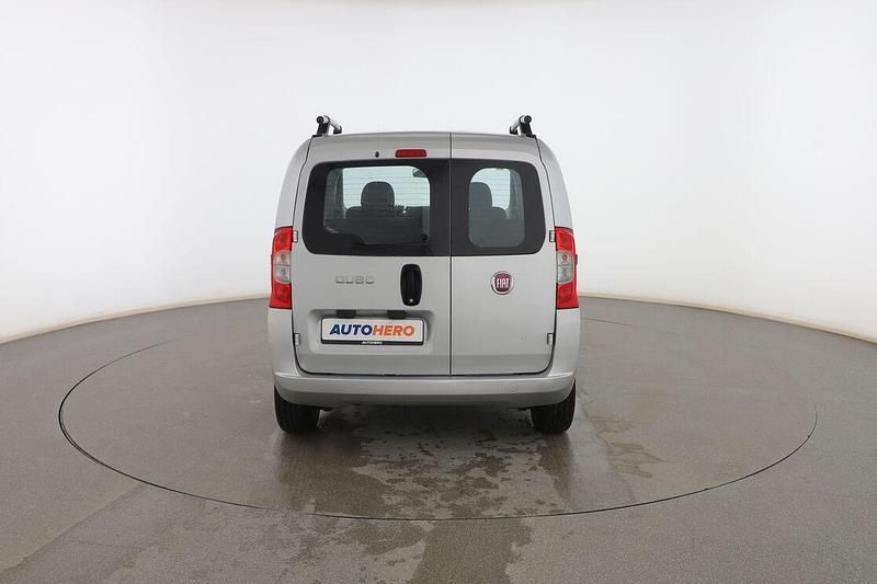 Usado Fiat Qubo Lounge 95 CV (69 kW) 2017 Plata Monovolumen