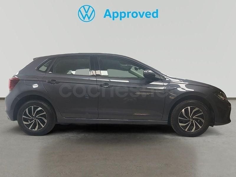 Usado VW Polo Life 95 HP (69 kW) 2024 Cinzento Sedan