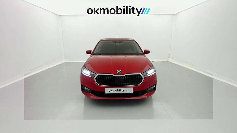 Rojo Usado 2024 Skoda Fabia Selection Utilitario | 13.491 € (Super precio) - Imagen 1/4
