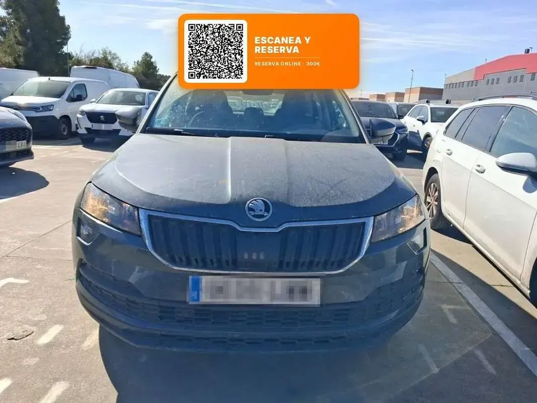 Usado Skoda Karoq Ambition 150 CV (110 kW) 2022 Blanco SUV