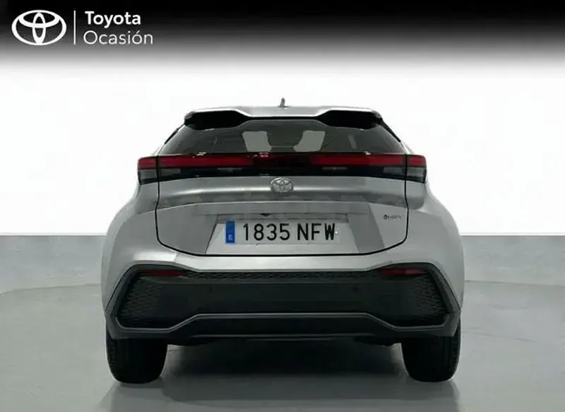Usado Toyota C-HR Advance 140 CV (102 kW) 2025 Gris / plata SUV