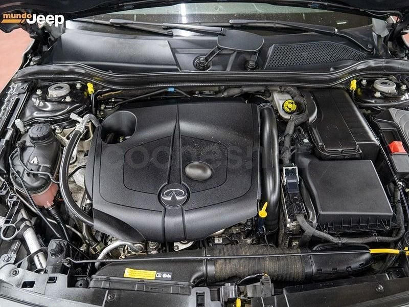 Usado Infiniti Q30 Premium 170 CV (125 kW) 2016 Gris / plata Berlina