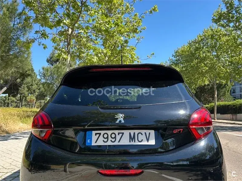 Usado Peugeot 208 GTi 200 CV (147 kW) 2014 Negro Utilitario