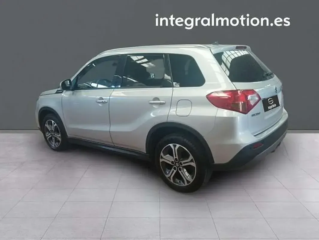 Usado Suzuki Vitara GLX 120 CV (88 kW) 2017 Blanco SUV