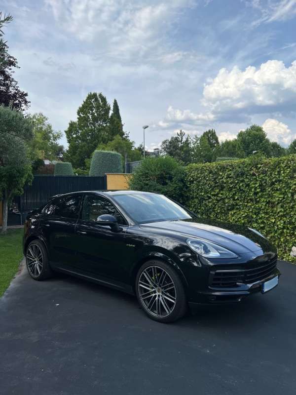Negro Usado 2020 Porsche Cayenne SUV | 67.000 € (Caro) - Imagen 1/4