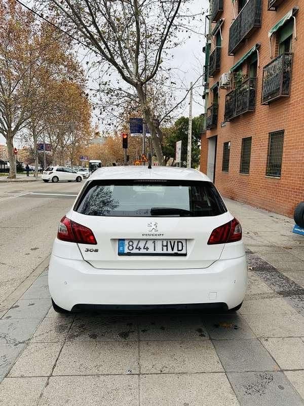 Usado Peugeot 308 Allure 125 CV (91 kW) 2014 Blanco Utilitario