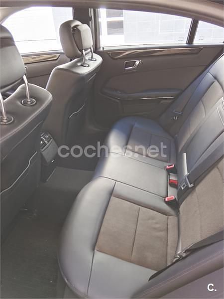 Usado Mercedes E220 Elegance 170 CV (125 kW) 2011 Negro Berlina