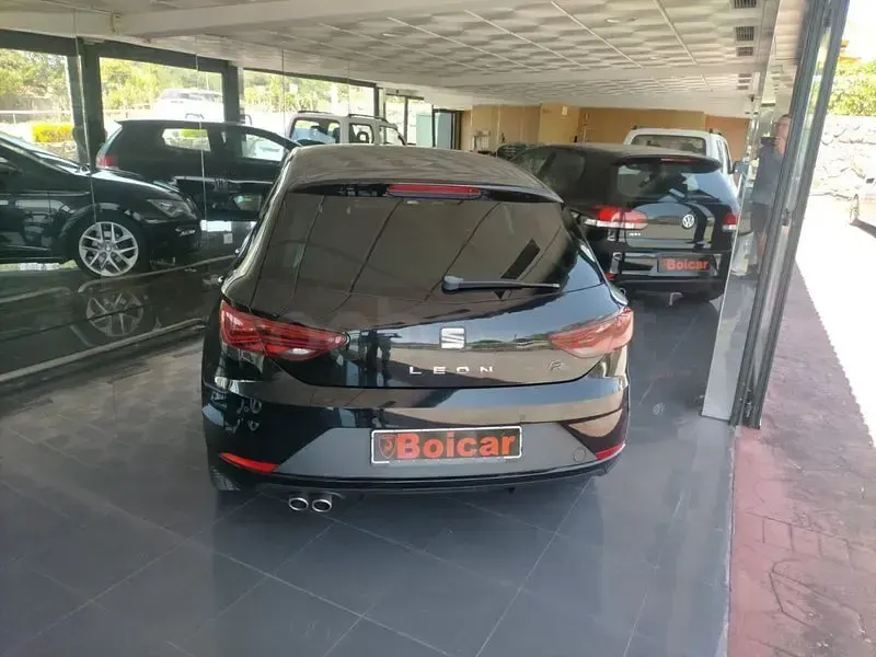 Usado Seat Leon FR 184 CV (135 kW) 2017 Negro Berlina