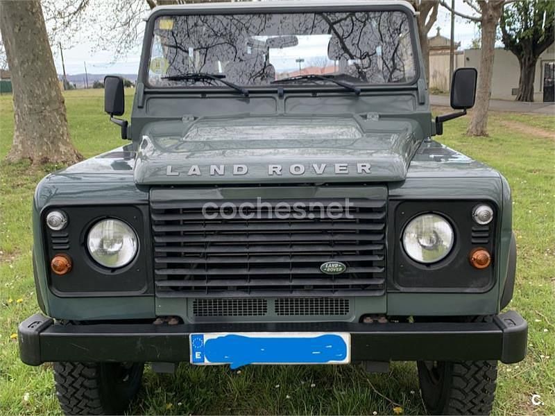 Usado Land Rover Defender S 122 CV (89 kW) 2011 Verde Familiar