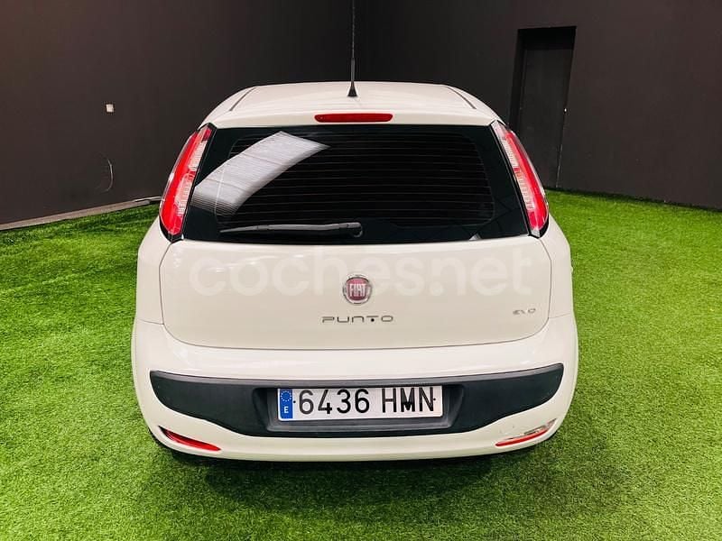 Usado Fiat Punto Evo Dynamic 75 CV (55 kW) 2012 Blanco Utilitario