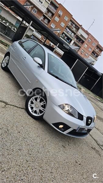Usado Seat Ibiza Reference 70 CV (51 kW) 2007 Gris / plata Utilitario