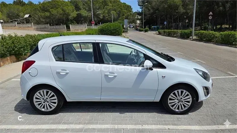 Usado Opel Corsa Selective 95 CV (69 kW) 2014 Blanco Utilitario