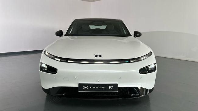 Nuevo XPENG P7 347 kW (473 CV) 2025 Blanco Berlina