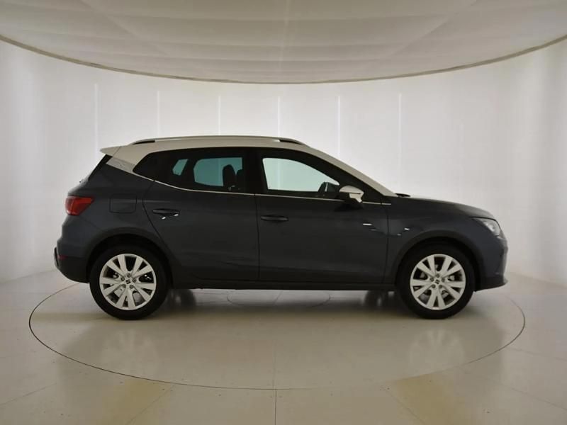 Usado Seat Arona Xperience 115 CV (84 kW) 2025 Gris/plata SUV