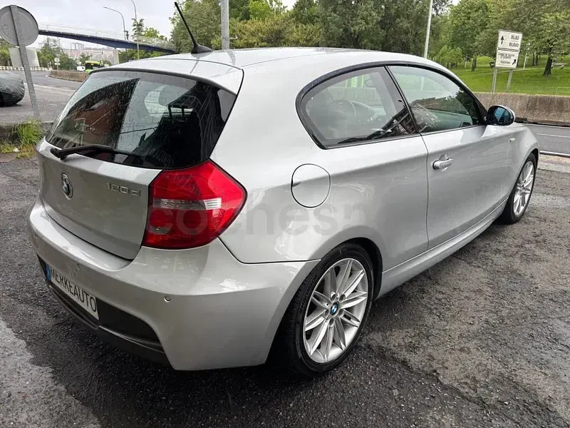 Usado BMW 120 177 CV (130 kW) 2008 Gris / plata Utilitario