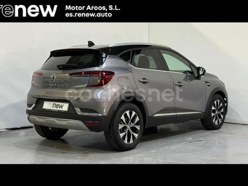Usado Renault Captur Techno 90 CV (66 kW) 2024 Gris / plata SUV