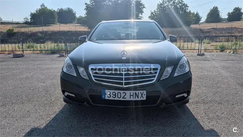 Usado Mercedes E250 Elegance 204 CV (150 kW) 2009 Negro Berlina