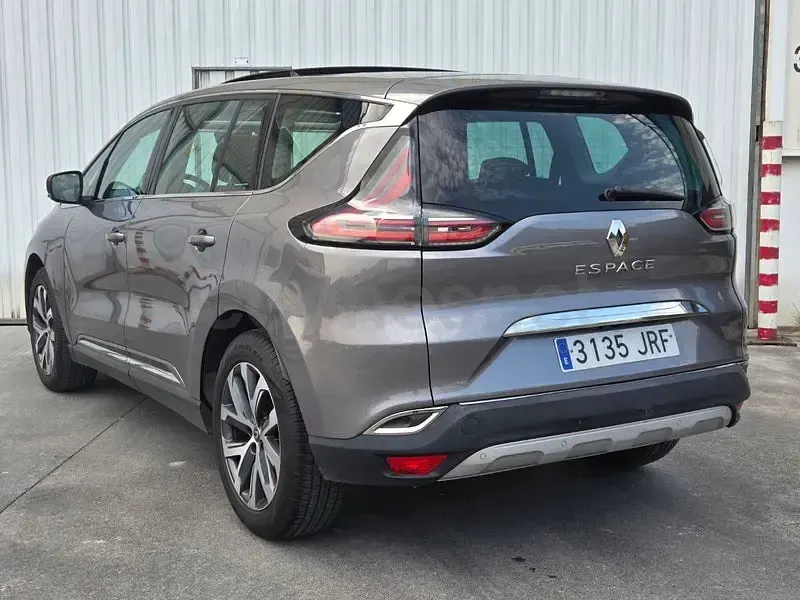 Usado Renault Espace Zen 200 CV (147 kW) 2016 Gris / plata Monovolumen