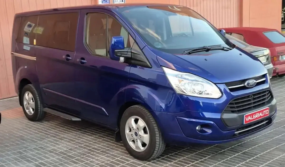 Usado Ford Tourneo Custom Sport 170 CV (125 kW) 2017 Azul Van