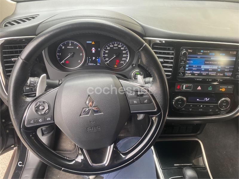 Usado Mitsubishi Outlander Motion 150 CV (110 kW) 2017 Negro SUV