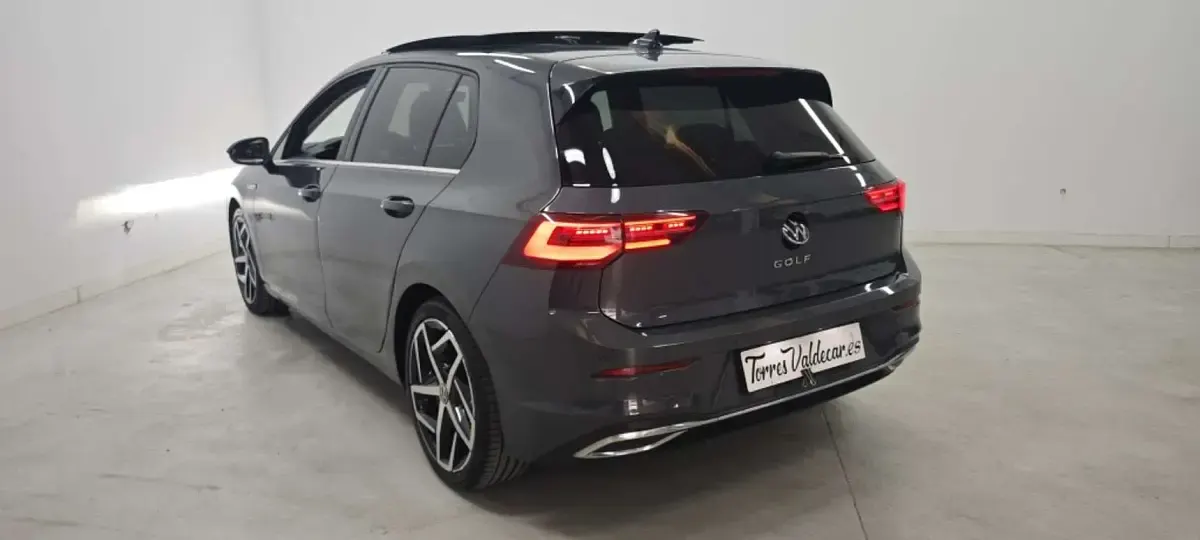 Usado VW Golf VII Style 150 CV (110 kW) 2020 Gris Utilitario