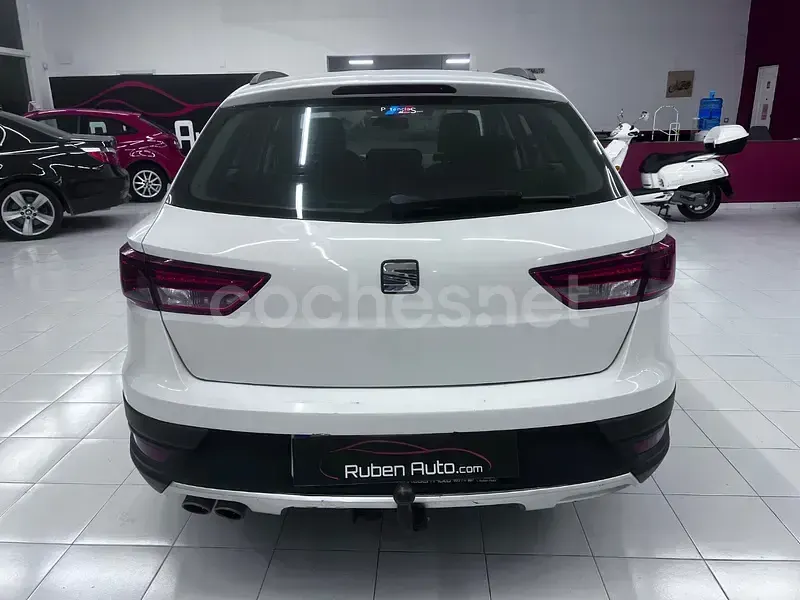 Usado Seat Leon 4Drive 150 CV (110 kW) 2015 Blanco Familiar